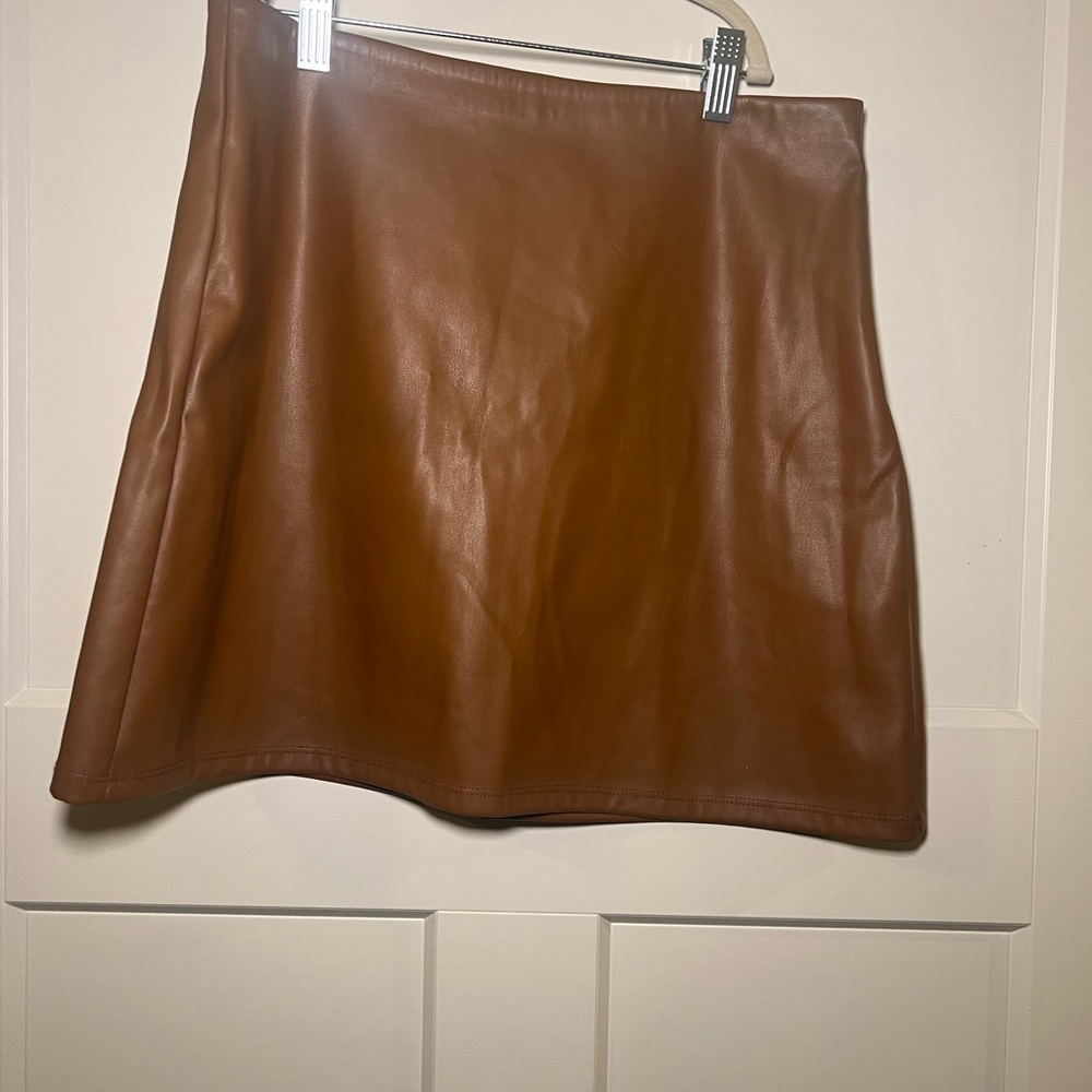 Good American tan skirt in size 10